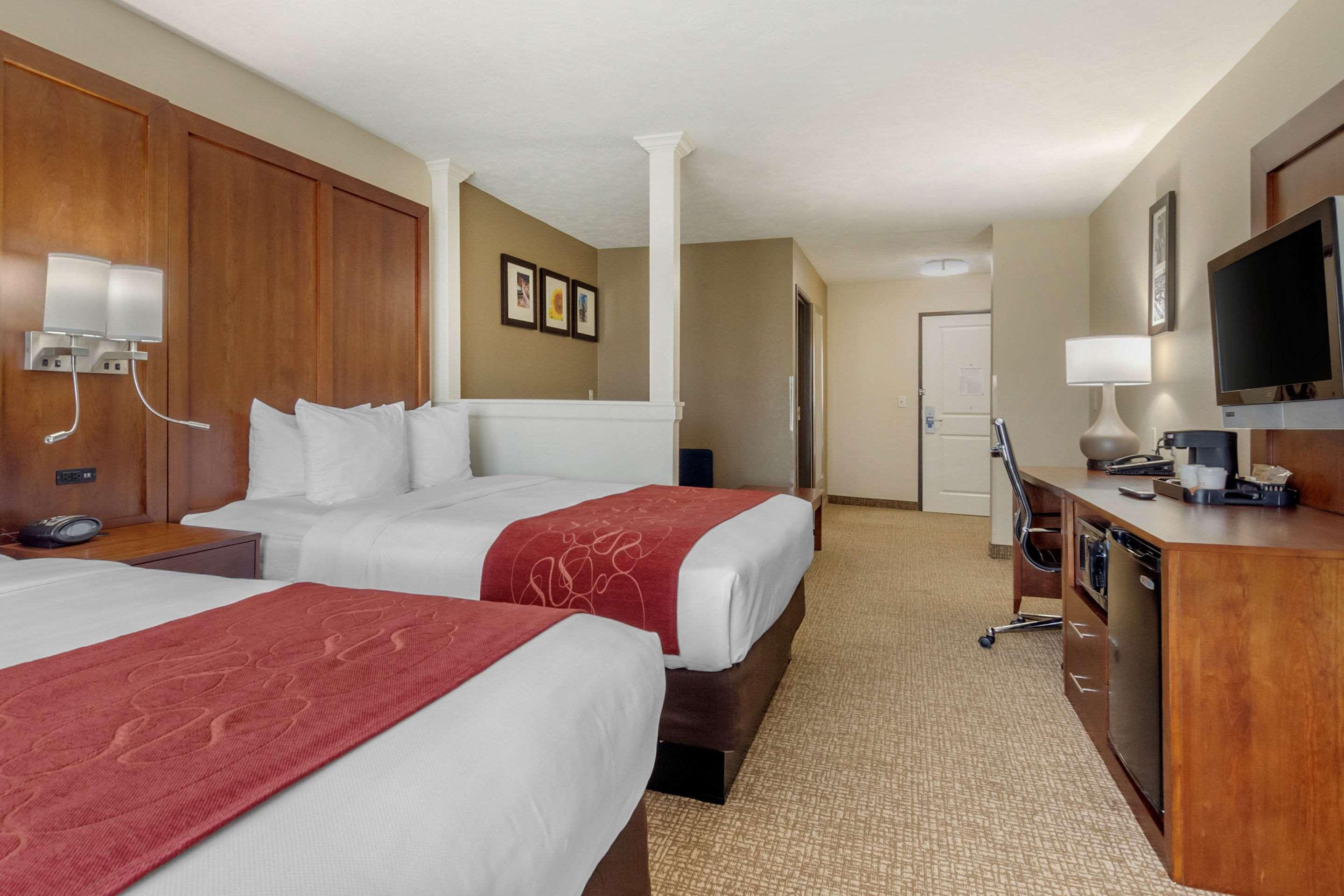 Comfort Suites Speedway - Kansas City Exteriér fotografie