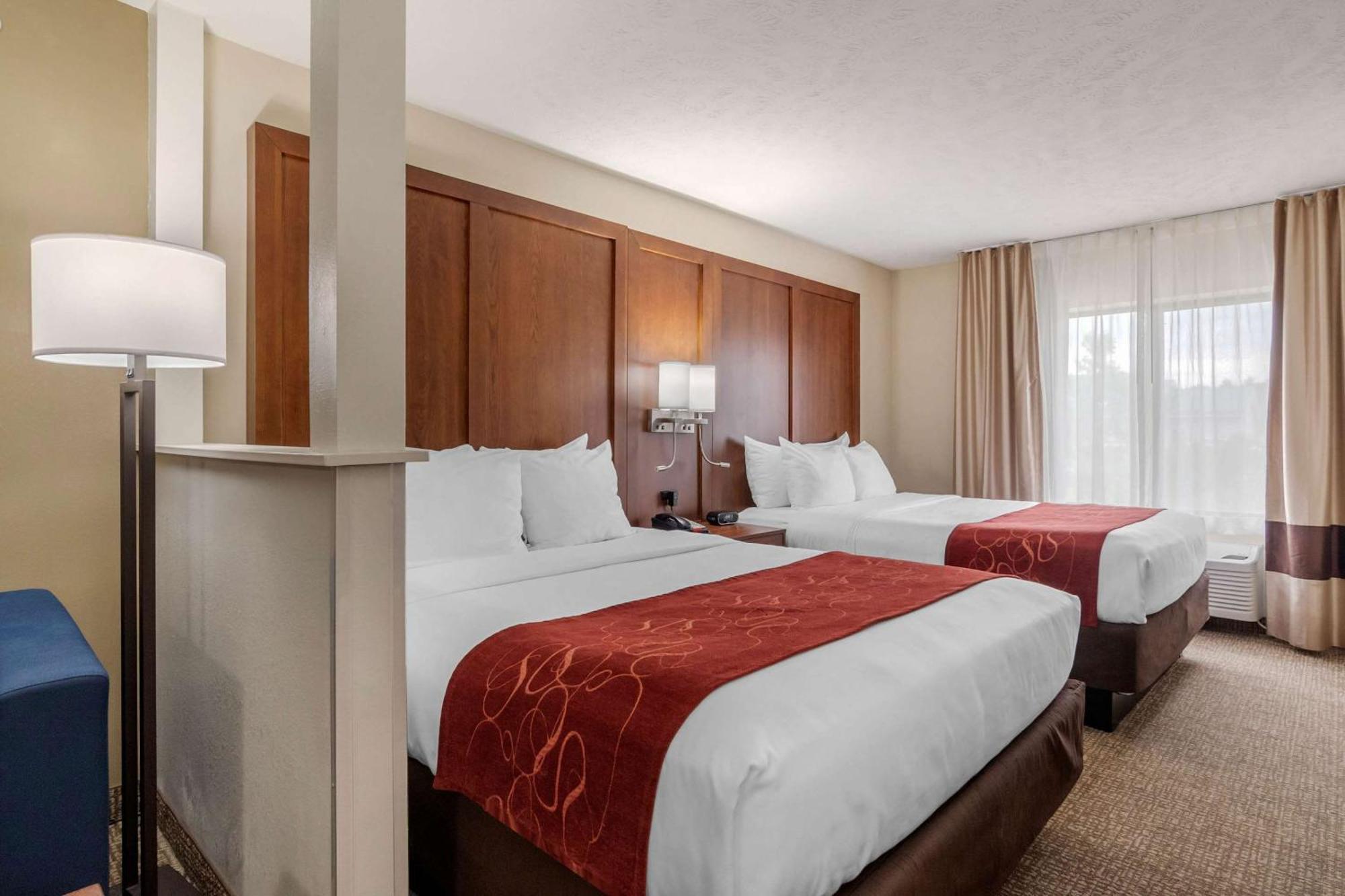 Comfort Suites Speedway - Kansas City Exteriér fotografie