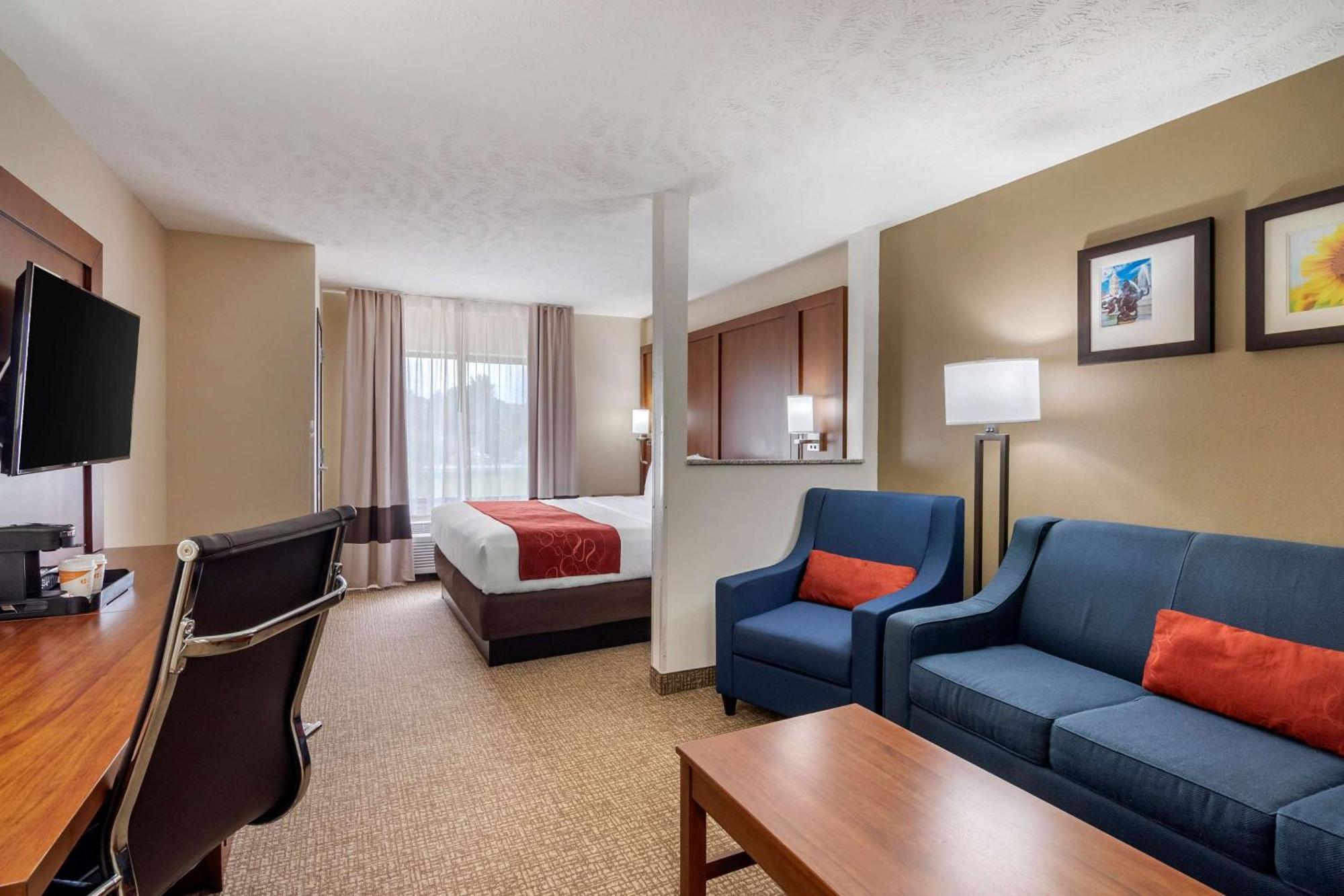 Comfort Suites Speedway - Kansas City Exteriér fotografie