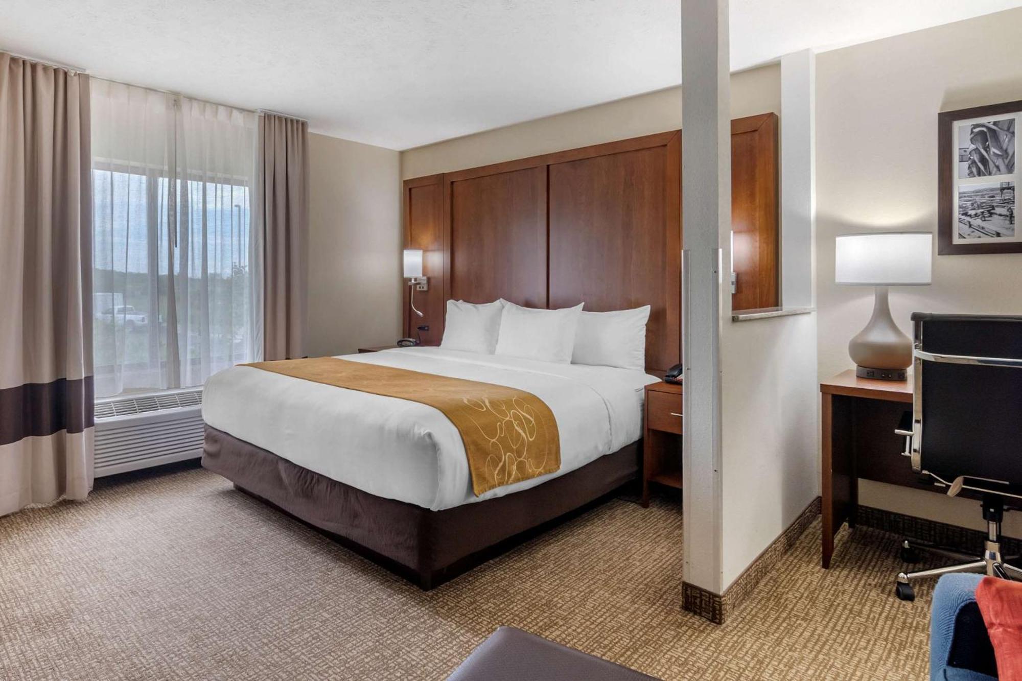 Comfort Suites Speedway - Kansas City Exteriér fotografie