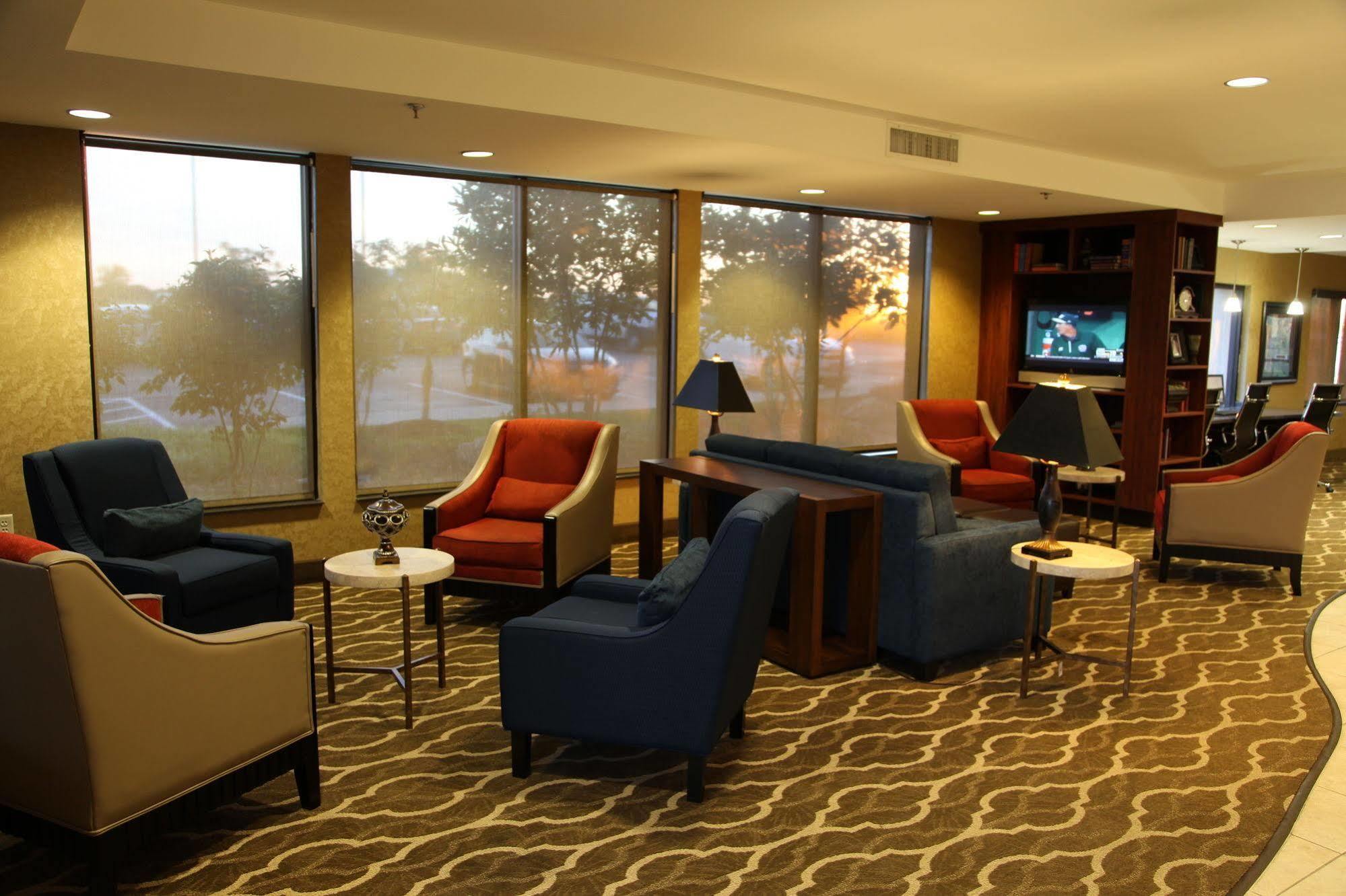 Comfort Suites Speedway - Kansas City Exteriér fotografie